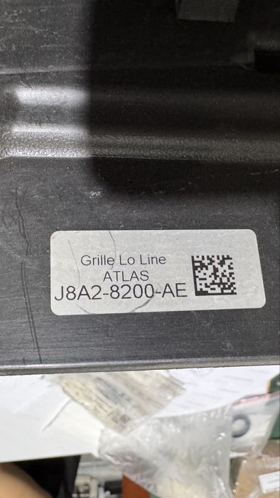 Решетка радиатора для Range Rover Velar