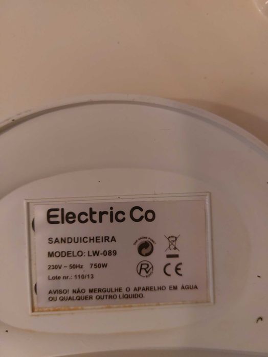 Сэндвичница, тостер, бутербродница