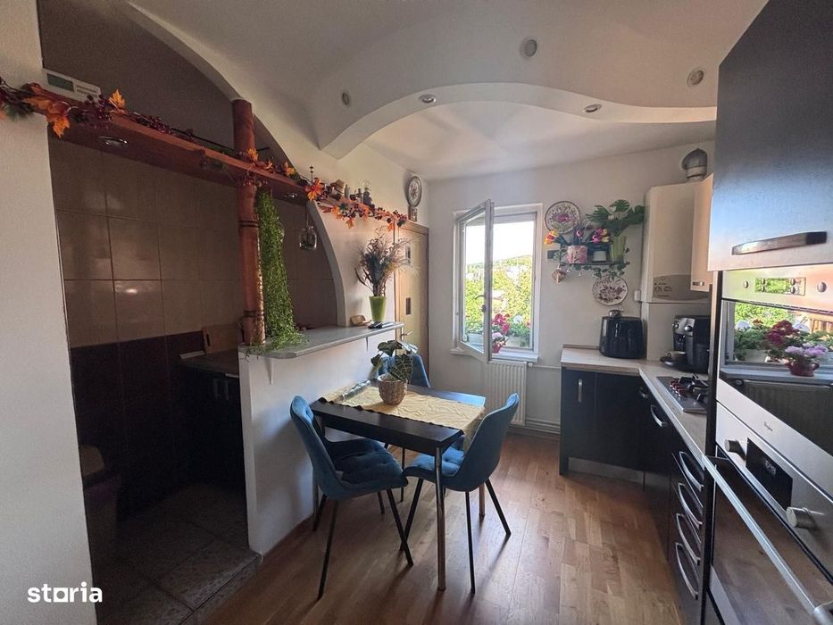 Dambu Pietros - Vanzare apartament 3 camere - Str. Magurei
