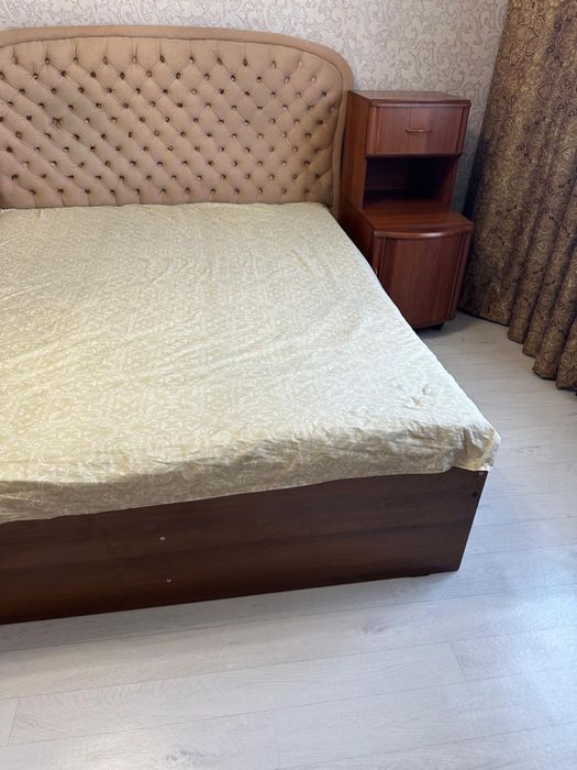 Кровать с тумбочкой