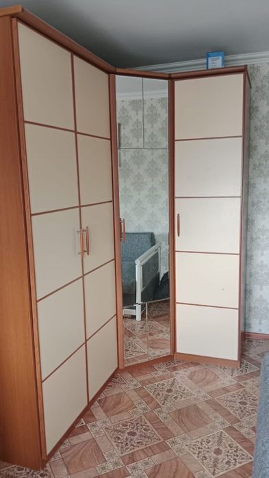Шкаф, вместительный