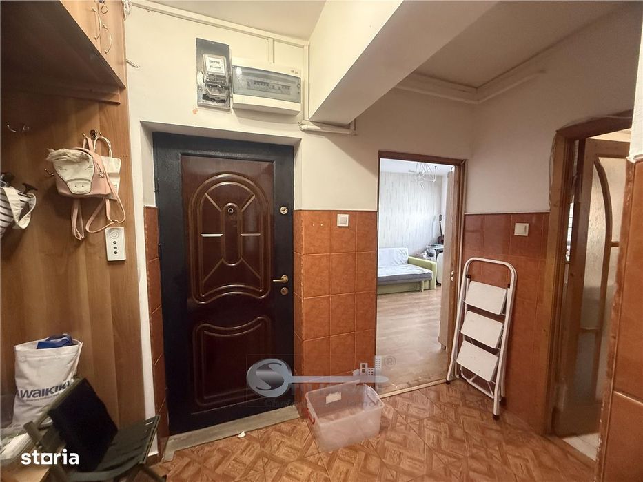 2 Cam Galata Bulevard, Et 1, Decomandat,  2 Balcoane