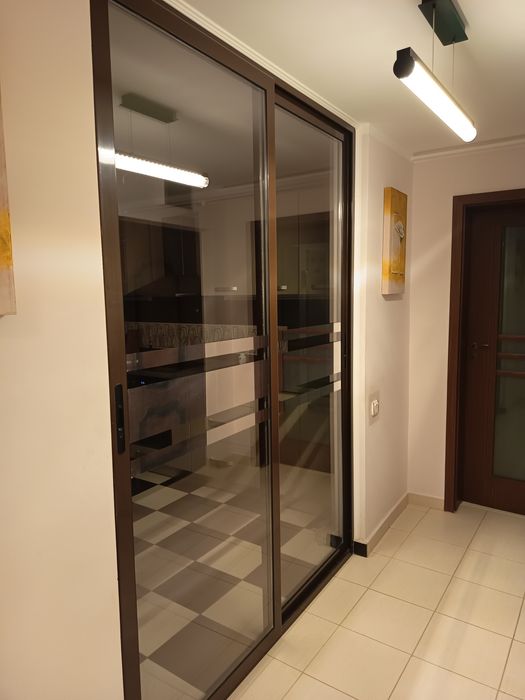 Vând ușa culisanta