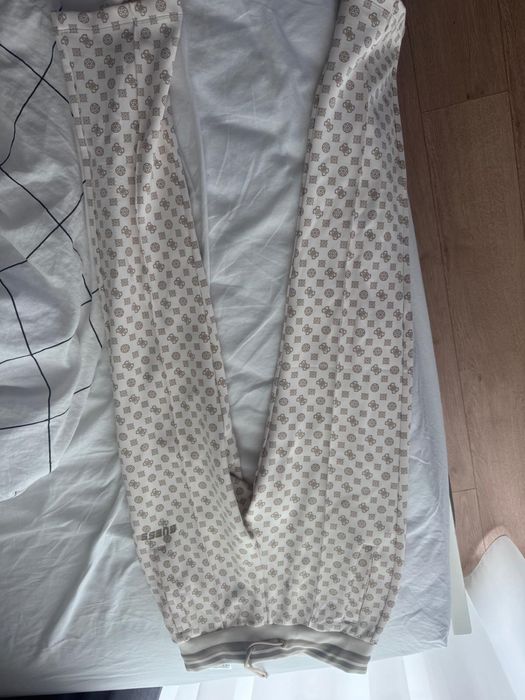 Compleu guess Marimea S