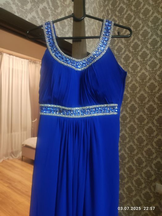 Вечернее платье  .в хорошем состояние