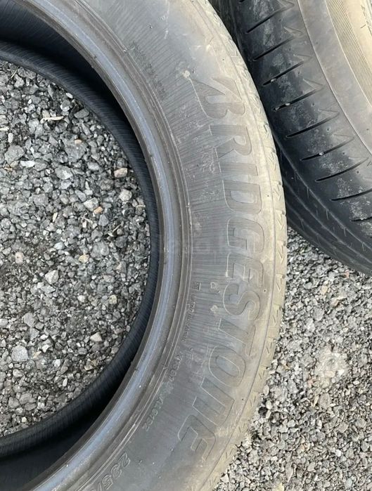 Шины Bridgestone 235/55/19