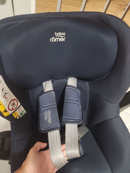 Стол за кола ISOFIX Britax Romer Swingfix M i-Size + ПОДАРЪК