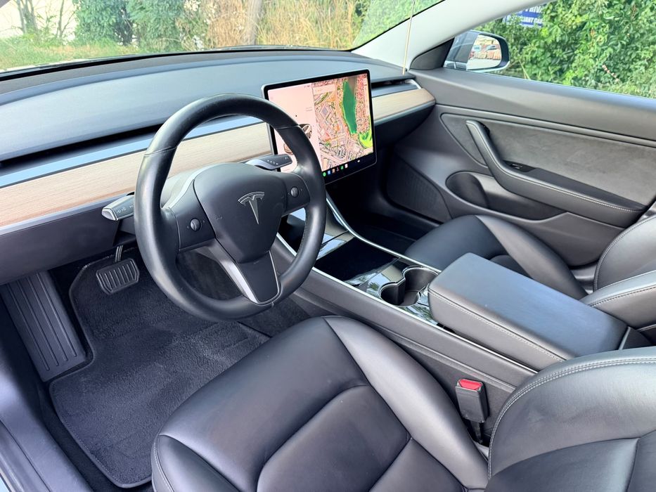 Tesla Model 3 Long Range