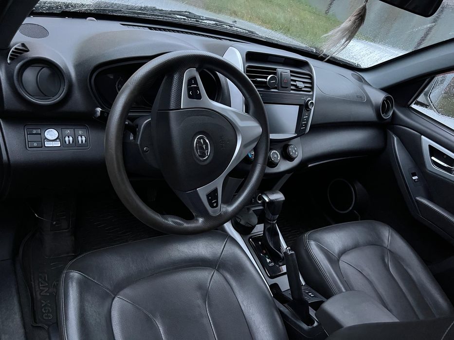 Продам машину марки Lifan х60