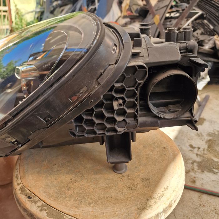 Porsche Cayenne 9Y ляв фар