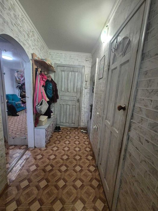 Продам 1 ком квартиру в 20 мкр