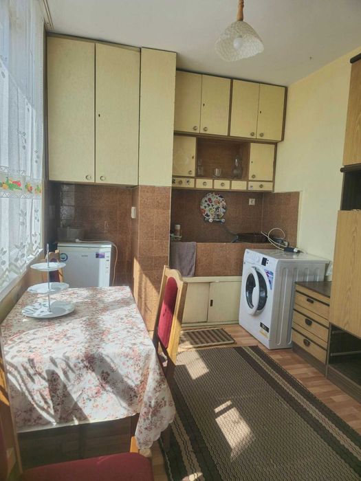 Продава се Тристаен апартамент в Търговище, Център - 72 кв.м за 1020 €/кв.м - Снимка #4