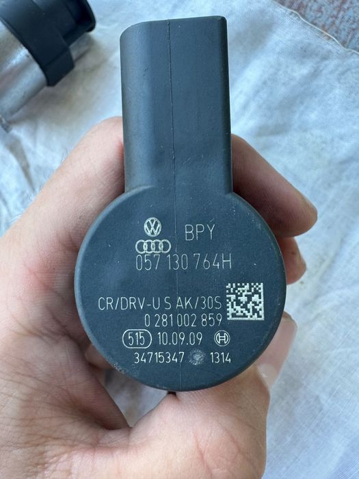 03L130277 дюза за 2.0тди 0445116 / 057130764H  /  0928400706  /