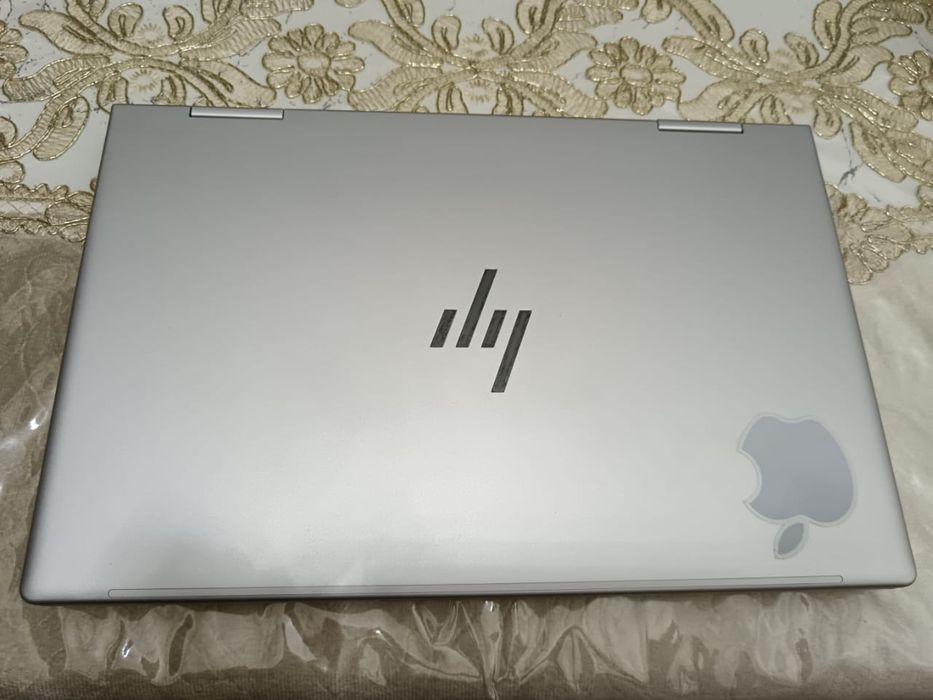 Ноутбук сотилади 2024 йилда ишлаб чикарилган