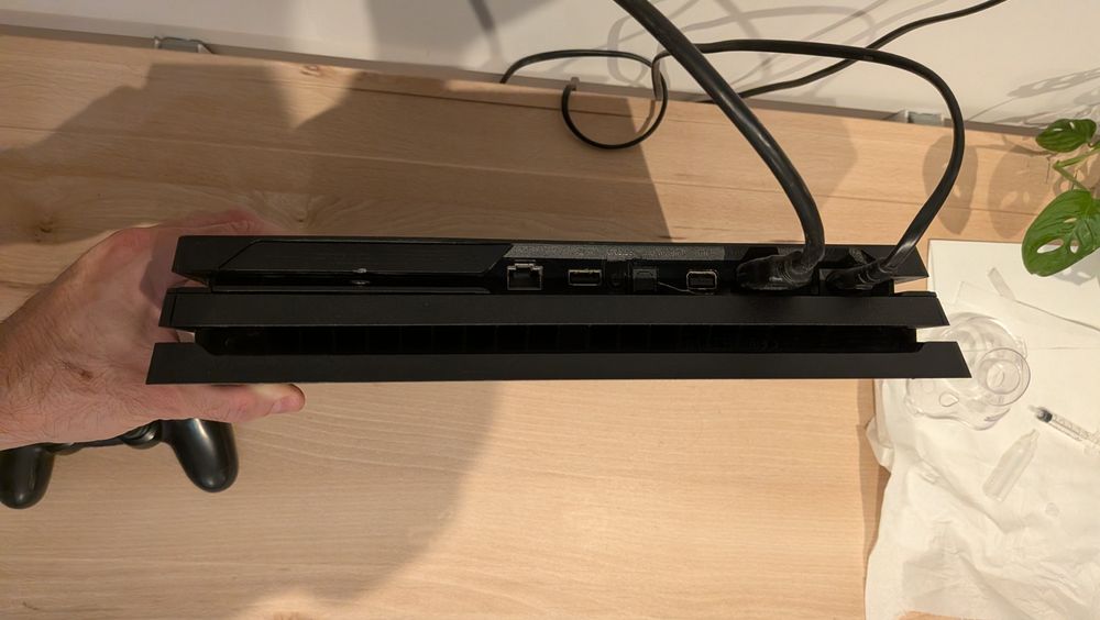 Ps4 pro 1 TB Controller original