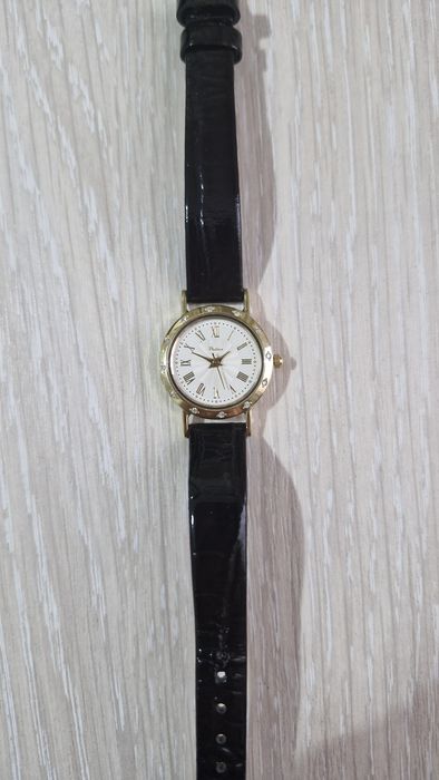 Продаётся золотые часы