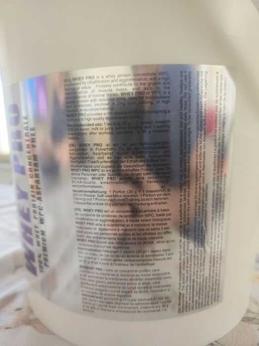 Vând pudra proteica Natural Plus la  preț avantajos