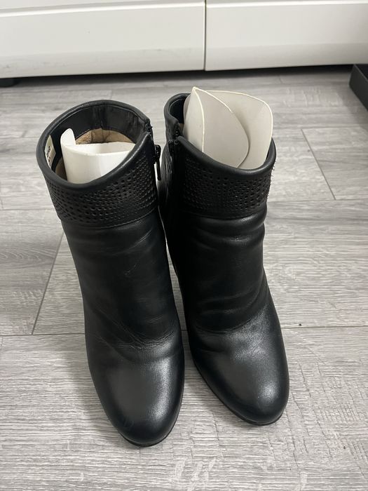 Ghete de piele naturala