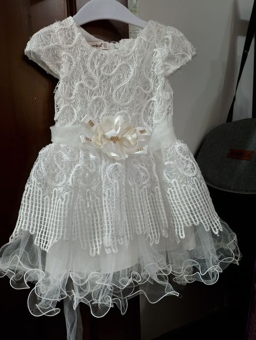 Продам 2 платье на 1 годик