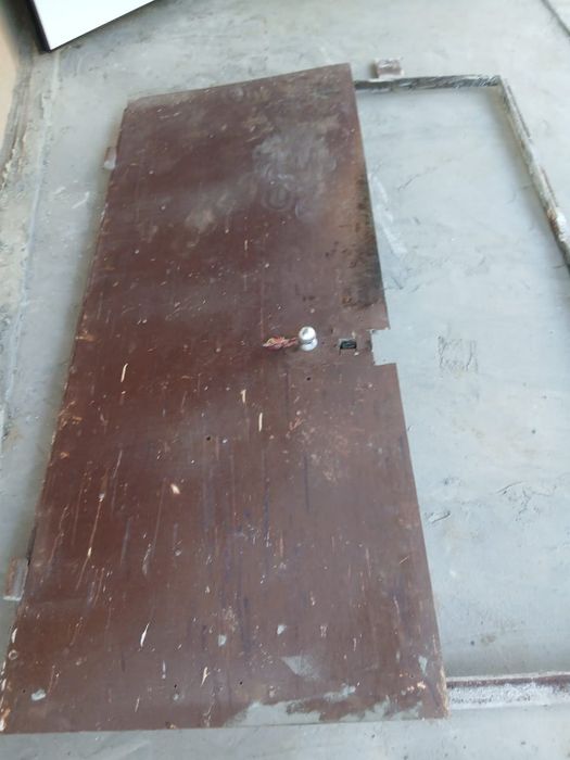 Продам дверь металл