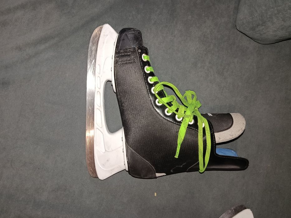 Продам коньки размер 40