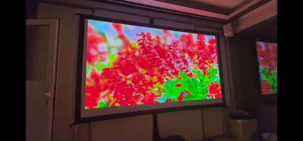 Преносим екран за проектор Elite Screen Yard Master 2 - 120 инча