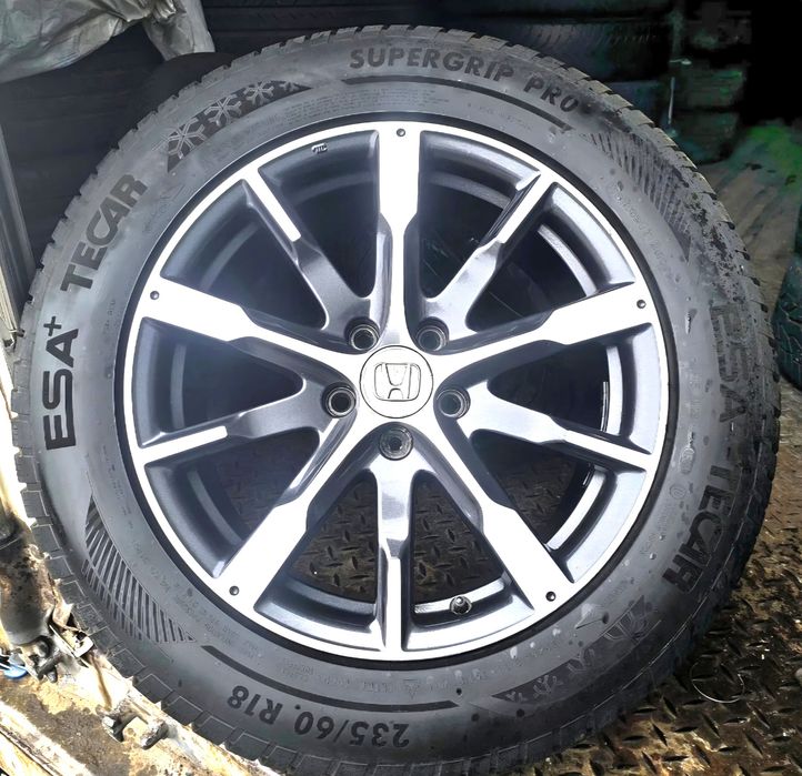 235/60/18  ESA+Tecar SuperGripP dot 15/24   
Гумите са внос от Германия, без лепенки и фитили.    
7.1 мм грайфер 
Година на производство