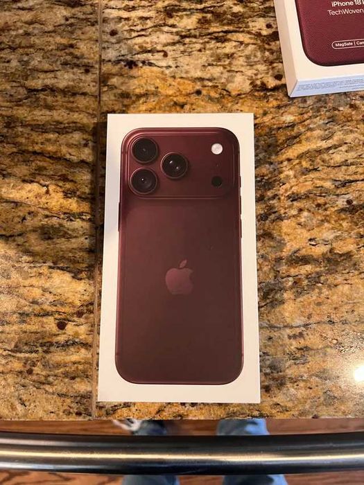 Telefon mobil Apple iPhone 18 Pro, 256GB, 5G, Burgundy (Visiniu) Nou !
