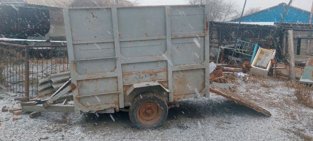 Продам прицеп коневозка.