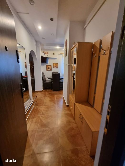 Apartament de vânzare cu 3 camere, cu loc de parcare — fotografia 3