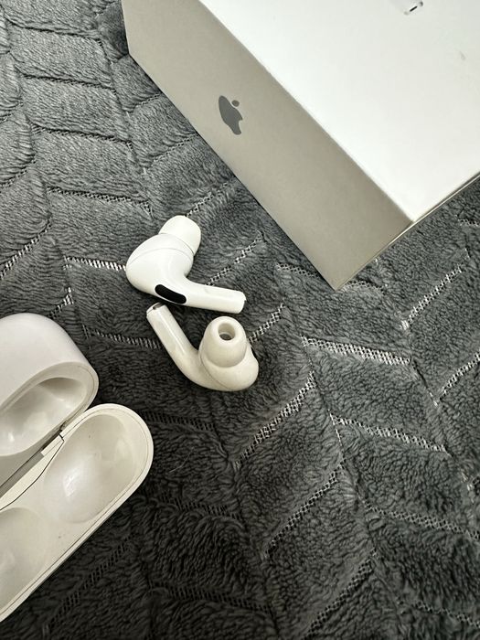 Продам AirPods pro