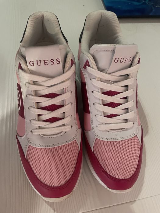 Сникерси на Guess