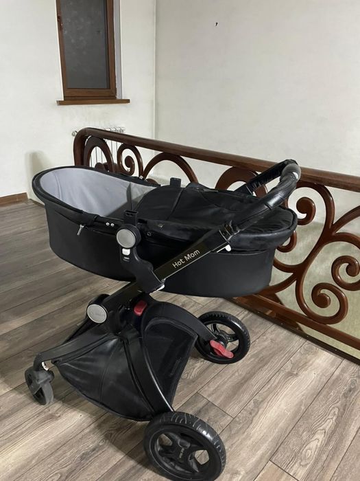 Продам коляску Hot mom