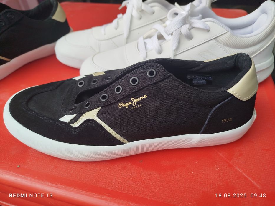 Маратонки Адидас 40