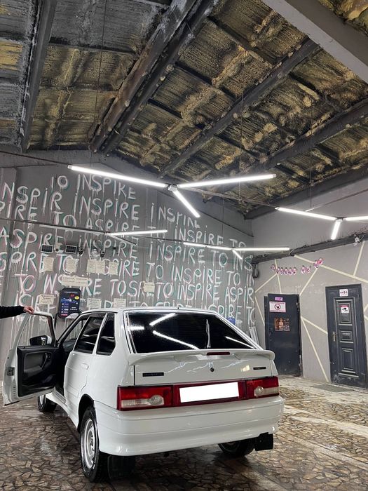 Автомобиль Лада 2114