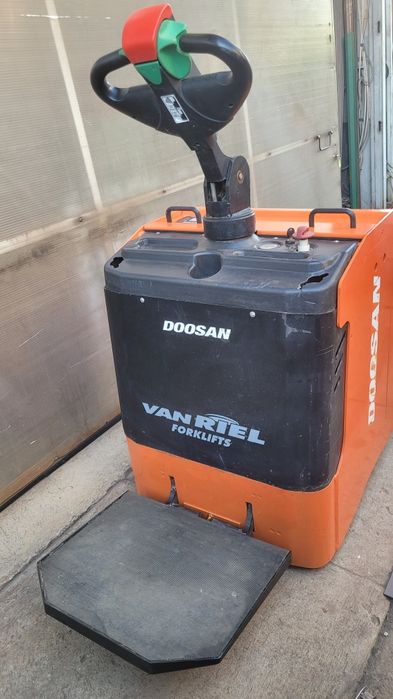 transpalet electric 2 tone doosan 20 mp  liza ridicare hidraulica marfa paleti