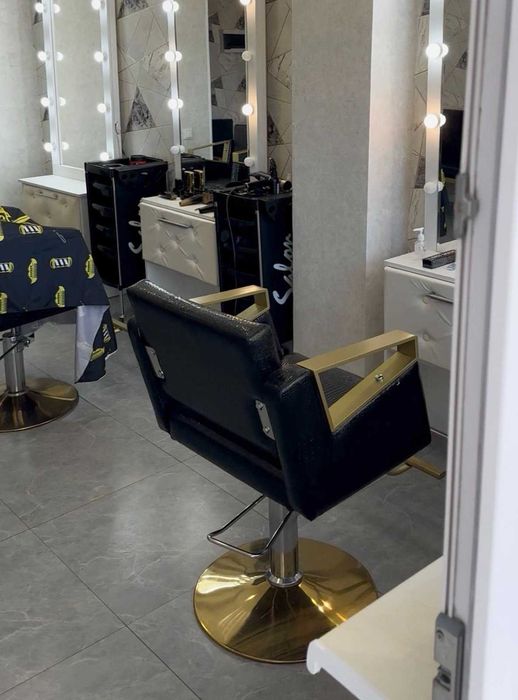 Парикмахерское кресло