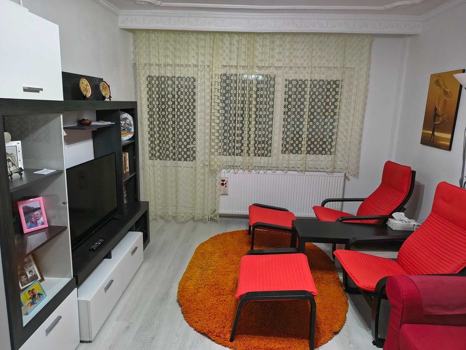 Slanic Moldova, vand apartament mobilat ,3 camere,2 bai,2 balcoane.