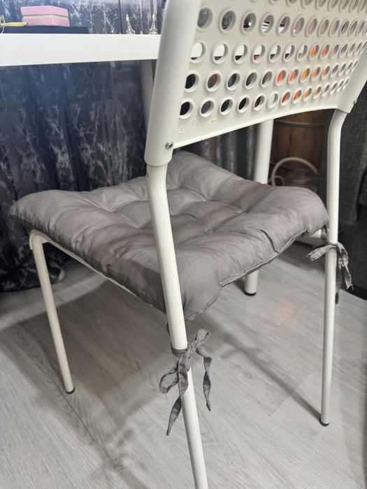 Стол и стулья IKEA продаю