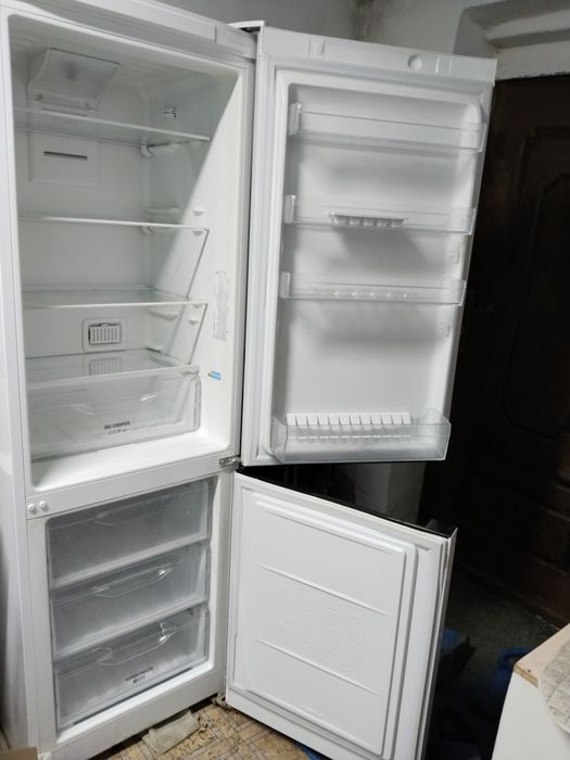 Холодильник Indesit .No Frost