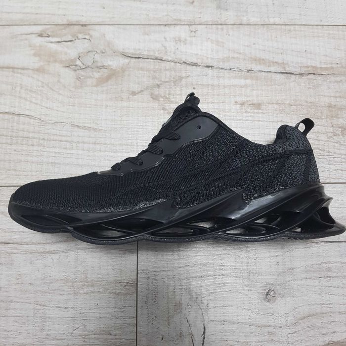 Новые кроссовки 43 размер