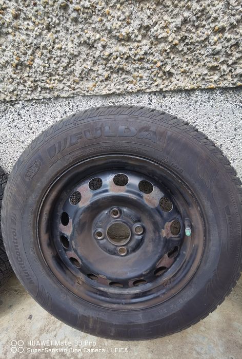 Зимни гуми + джанти honda civic VII