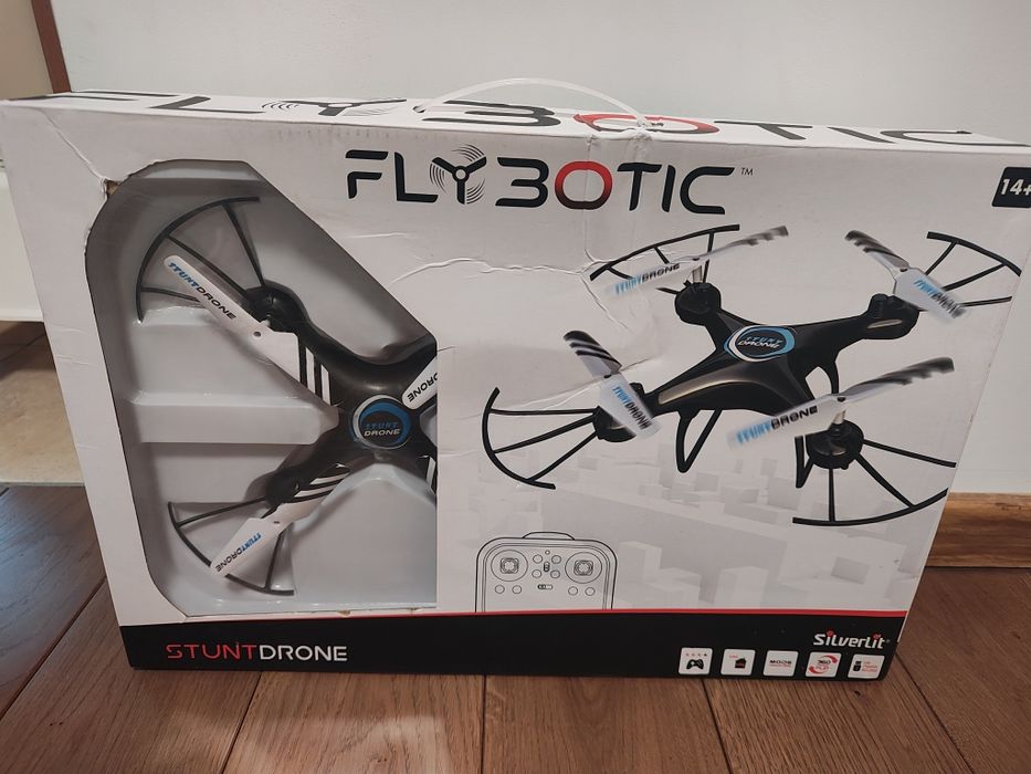 Silverlit flybotic stunt drone Дрон
