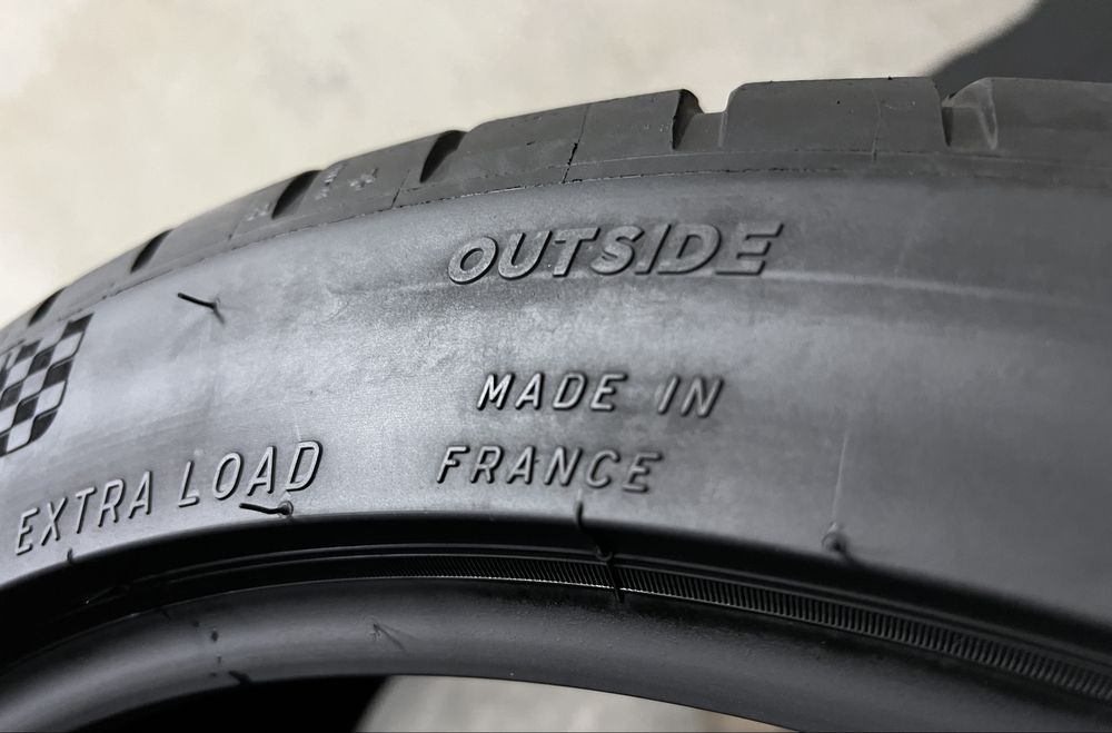 275/35/19 MICHELIN, DOT:22/23г., като Нови!