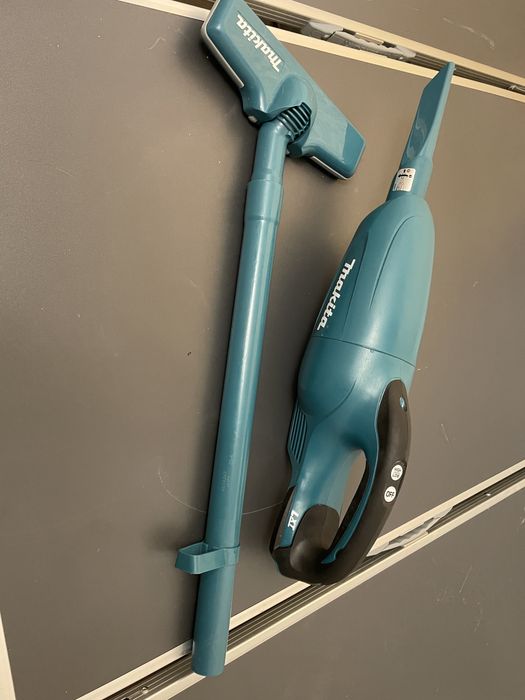 Aspirator Makita 18 volti
