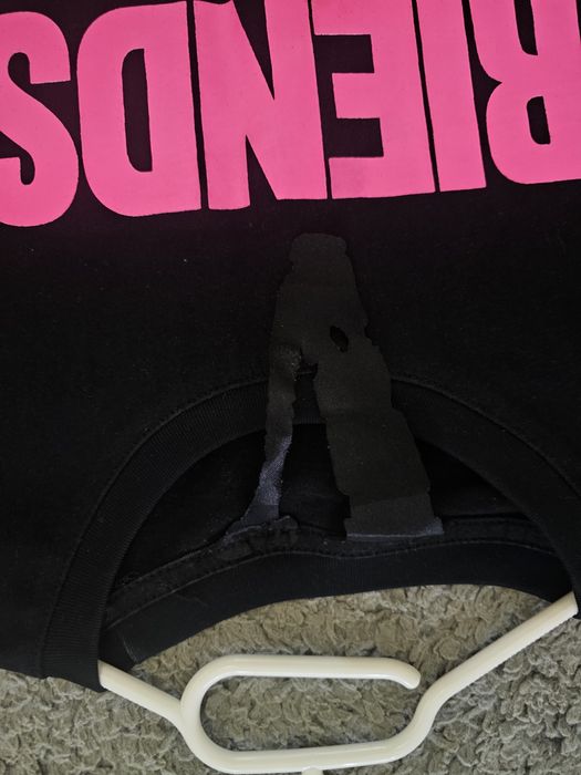 Tricou Vlone Friends- Black Pink – Mărimea S (Fit Lejer)