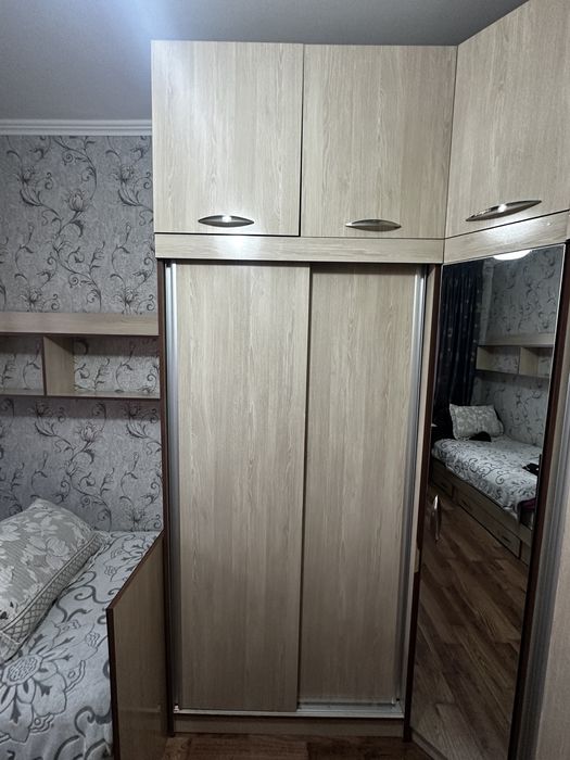 комплект мебель сотилади