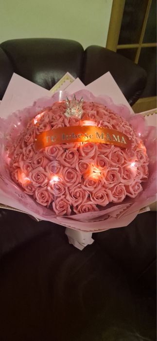 101 trandafiri de sapun cu luminite