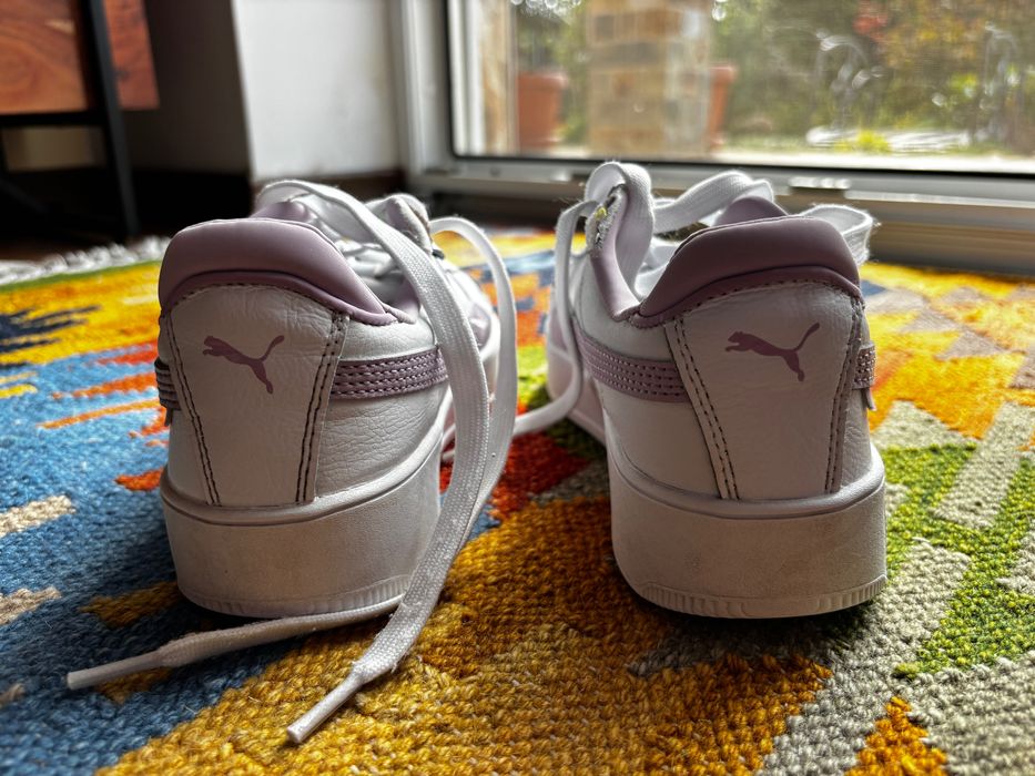 Adidași marca PUMA pentru fete