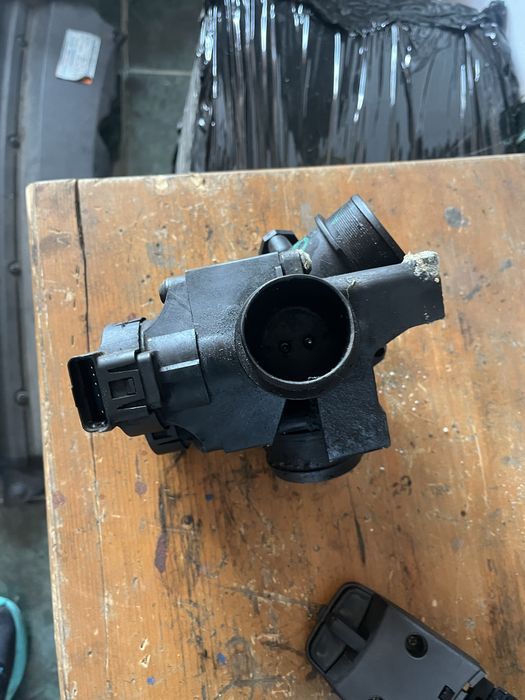 clapeta acceleratie ford focus 2